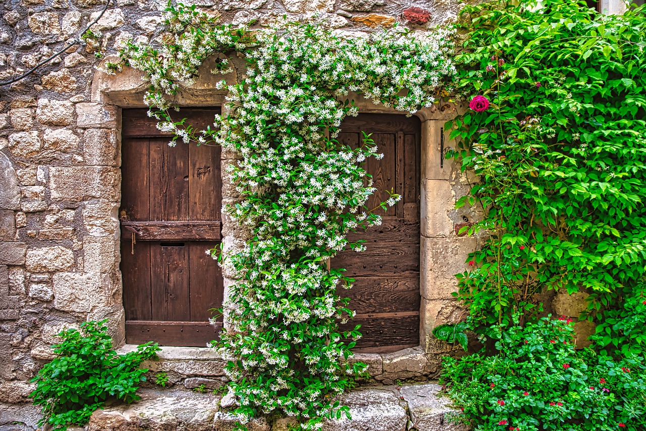 A Place for Everything Warm: Designing Entryways That Welcome You Home