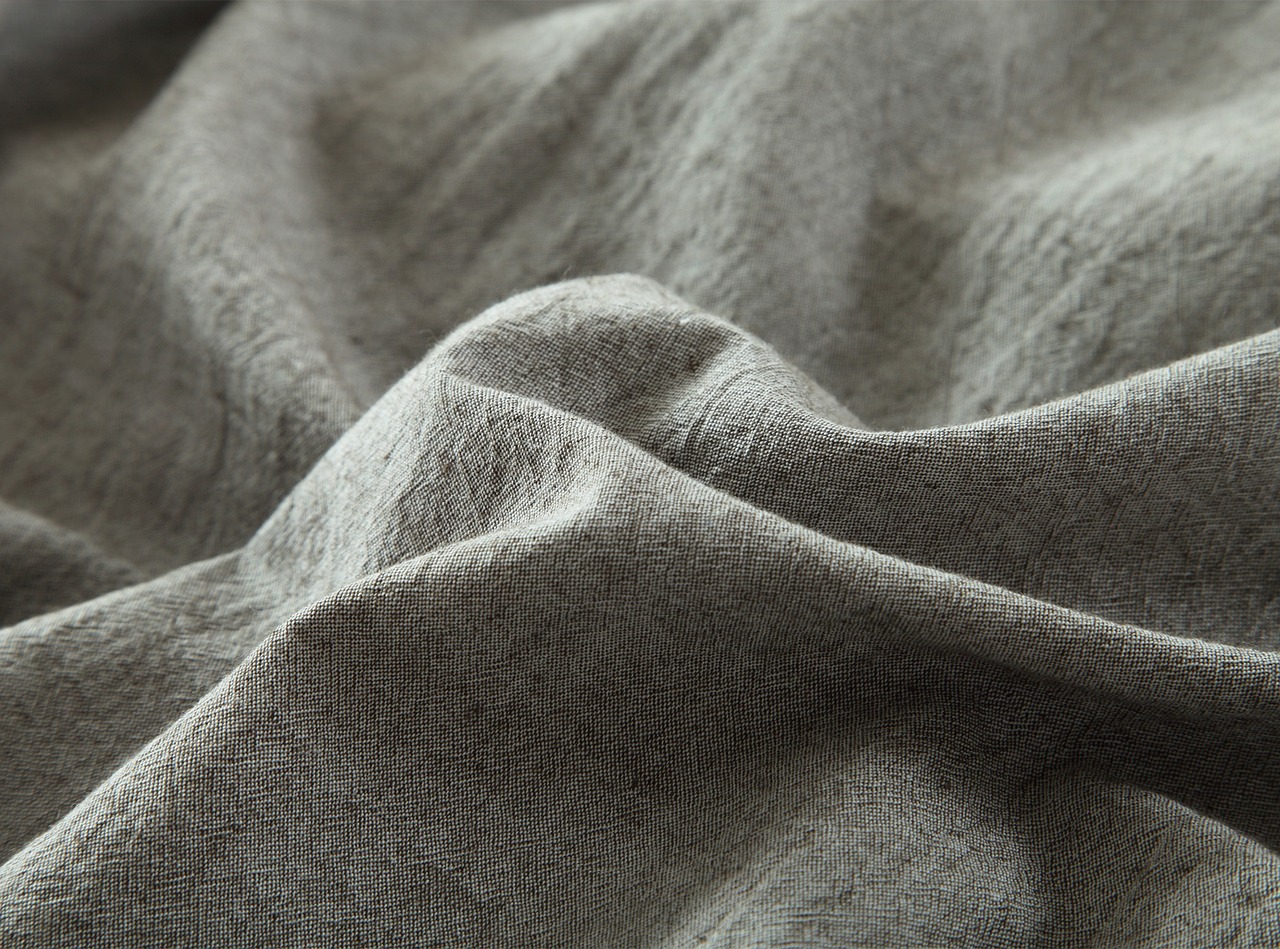 Linen, Wool, and the Art of Layering Texture in Neutral Rooms