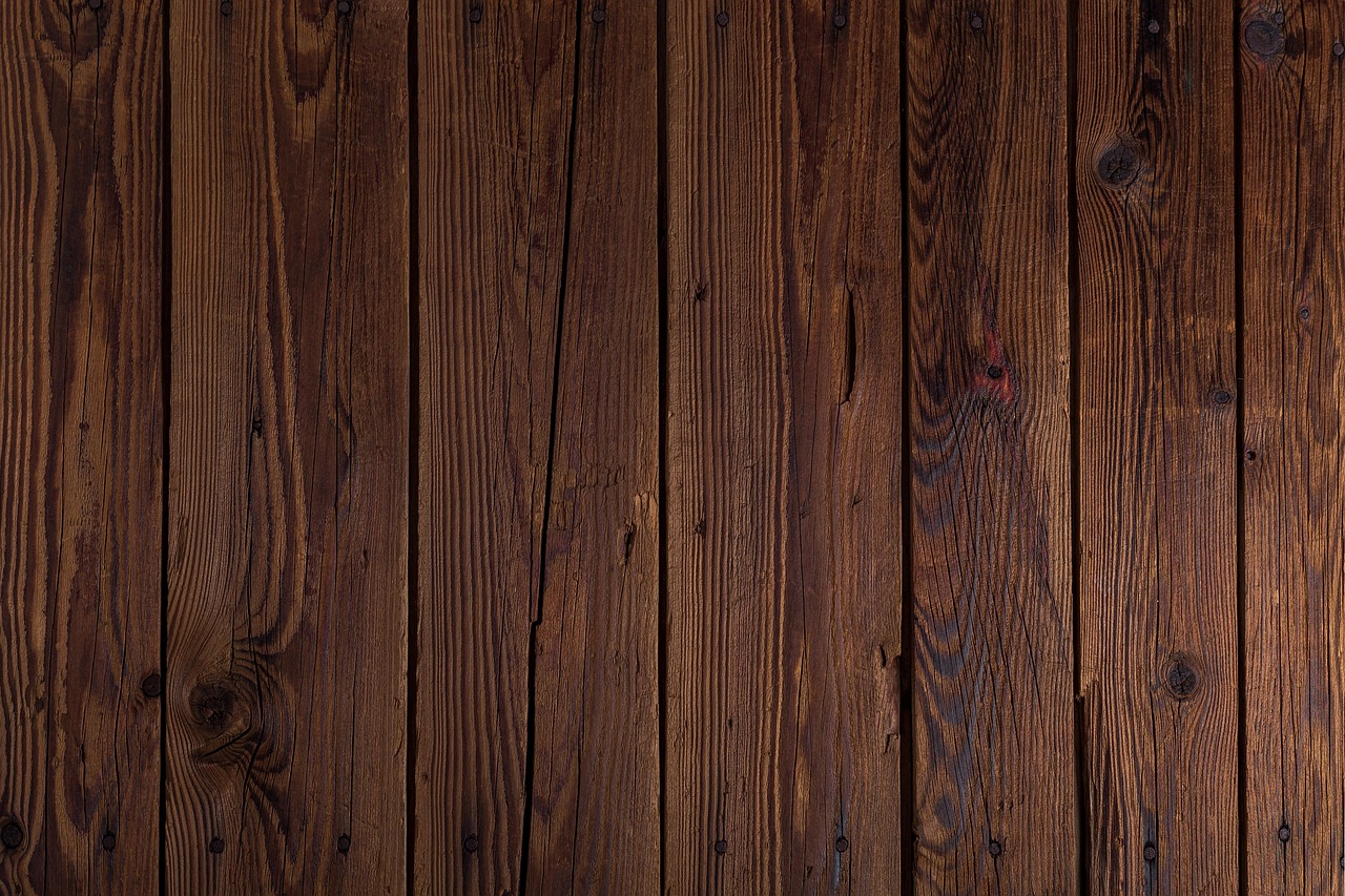 The Grain You Can Feel: Choosing Wood Species for a Warm Minimalist Home